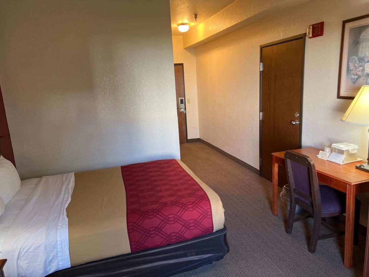Express Inn & Suites Decatur Ngoại thất bức ảnh