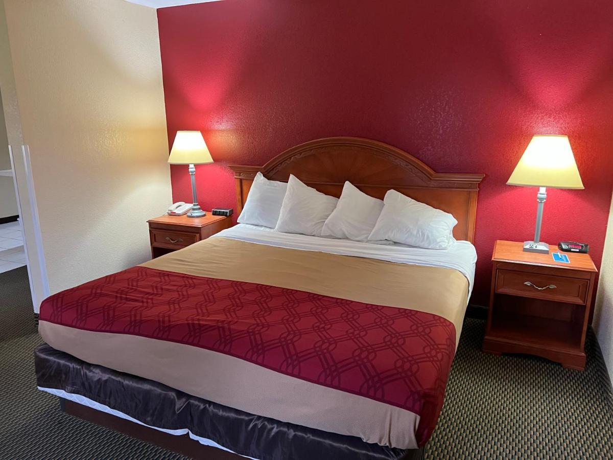 Express Inn & Suites Decatur Ngoại thất bức ảnh
