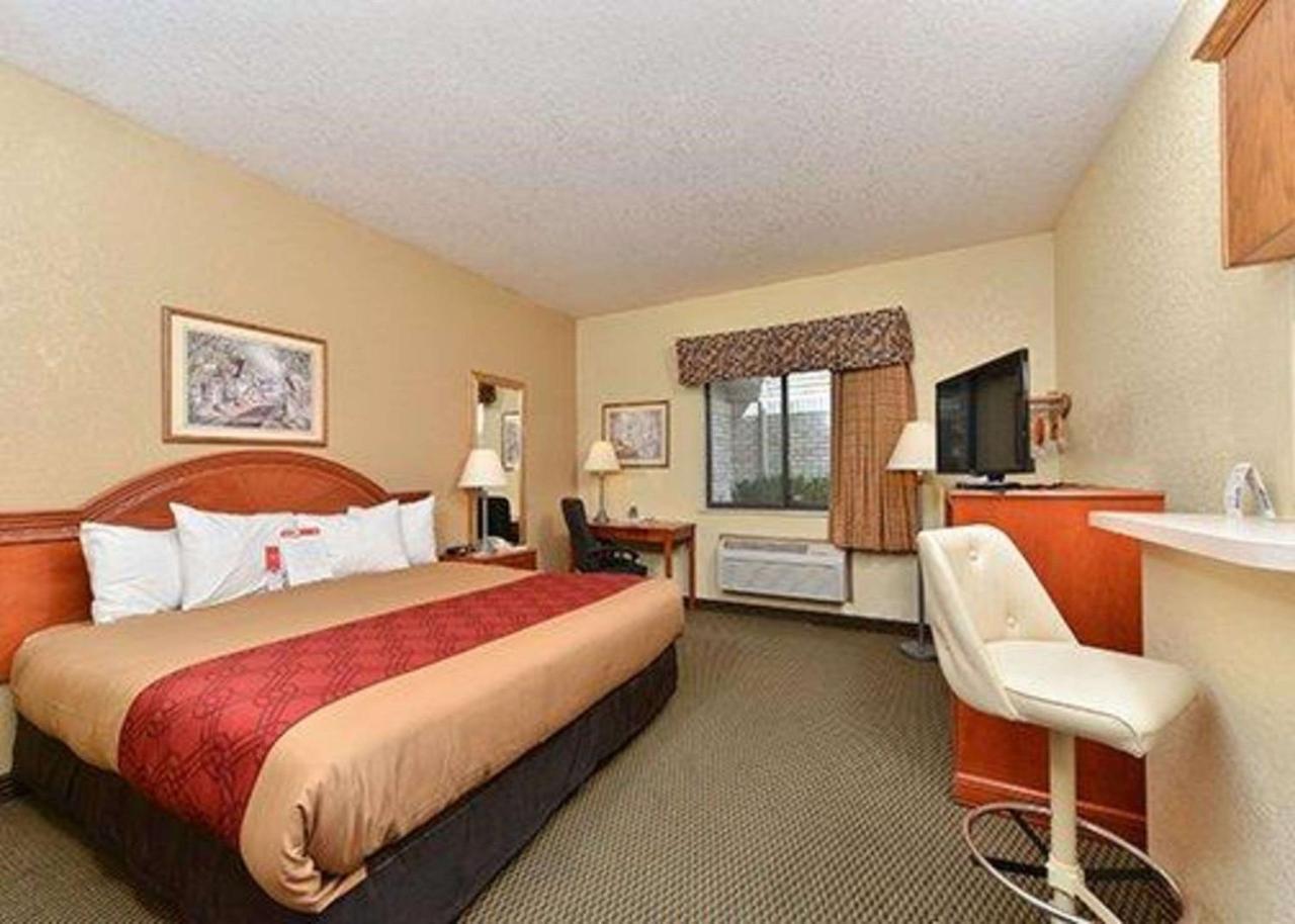 Express Inn & Suites Decatur Ngoại thất bức ảnh